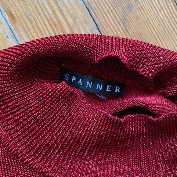 Red sparkly turtleneck - Picture 5 of 5